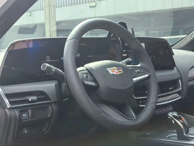 Cadillac CT5 — Фото автомобиля 12