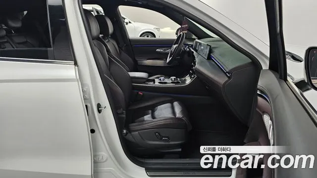Genesis GV70 2.5T Бензин AWD — Фото автомобиля 11