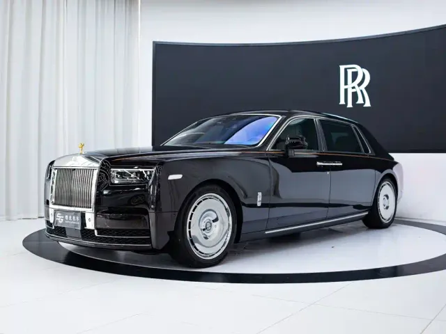 Фотография автомобиля — Rolls-Royce Phantom