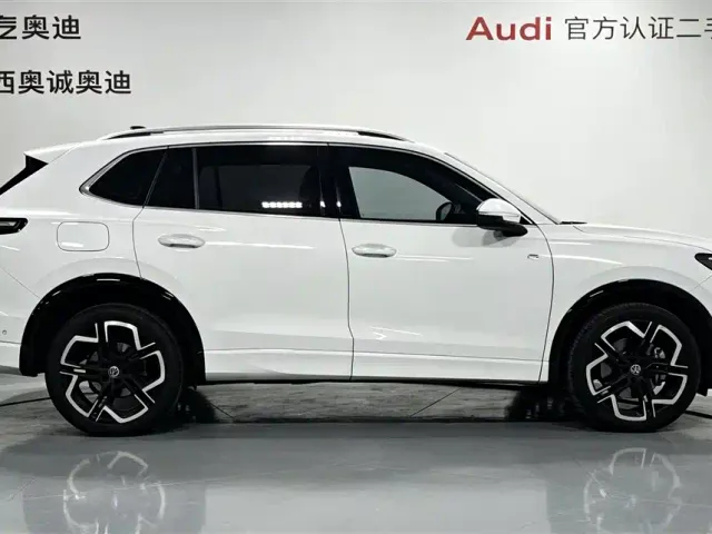Volkswagen Tiguan L — Фото автомобиля 3