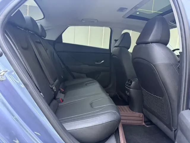 Hyundai Elantra — Фото автомобиля 6