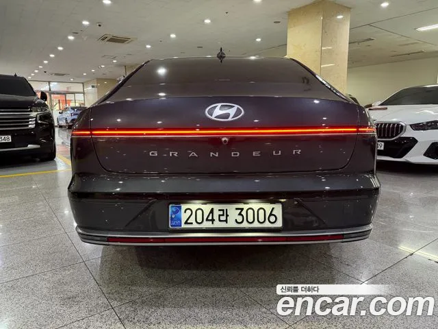 Hyundai Grandeur Grandeur (GN7) 2.5 Бензин 2WD — Фото автомобиля 4