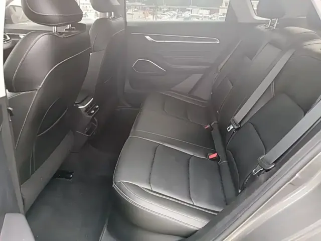 Geely Emgrand — Фото автомобиля 16