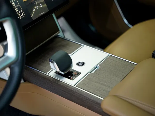 Land Rover Range Rover — Фото автомобиля 15