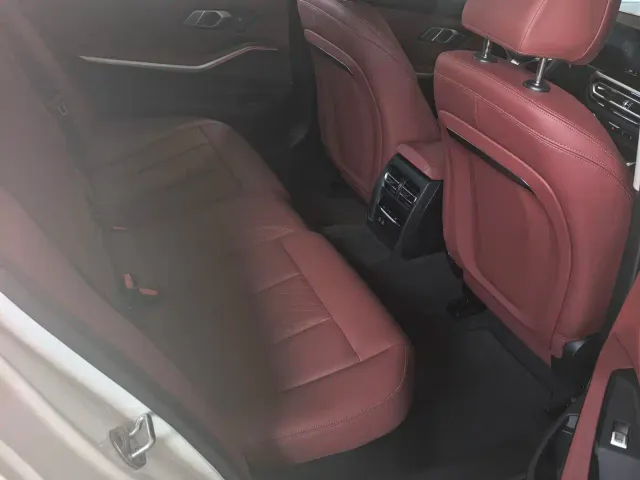BMW 3 Series — Фото автомобиля 10