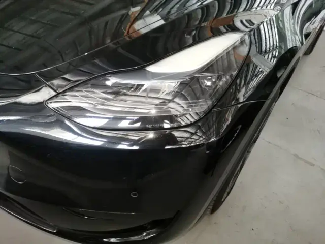 Tesla Model Y — Фото автомобиля 23