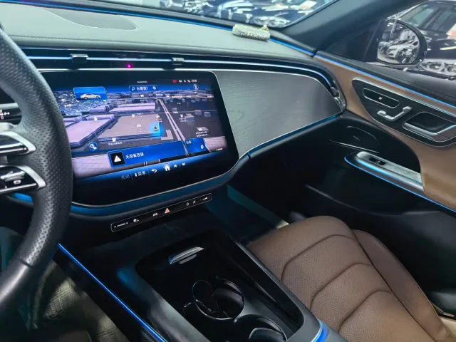 Mercedes-Benz E-Class — Фото автомобиля 9