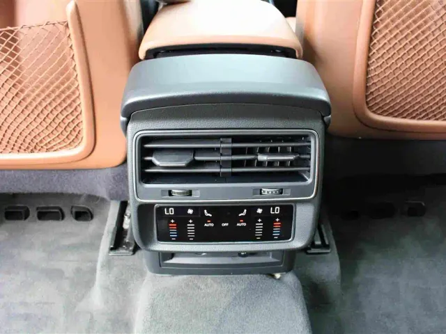 Audi Q7 — Фото автомобиля 10