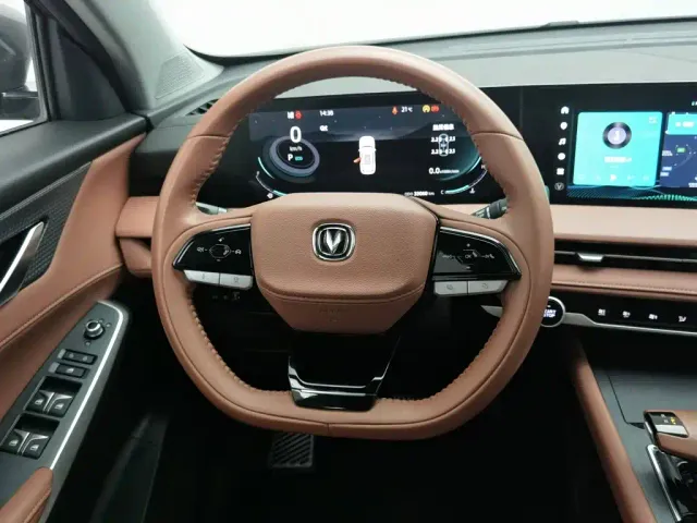 Changan CS75 Plus — Фото автомобиля 11