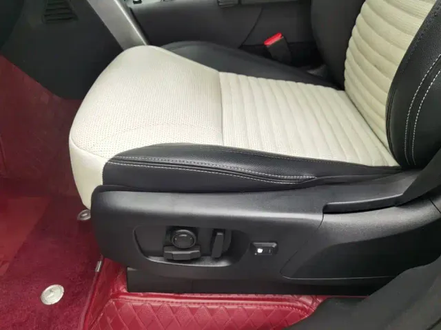 Land Rover Discovery — Фото автомобиля 20