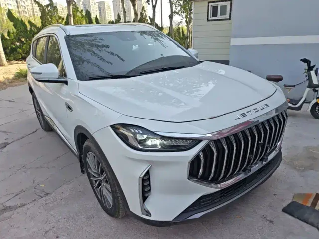 Jetour X70 Plus — Фото автомобиля 3
