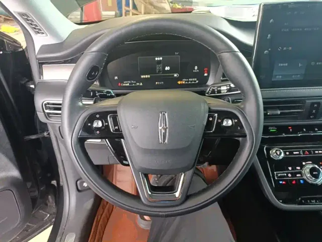Lincoln Corsair — Фото автомобиля 10