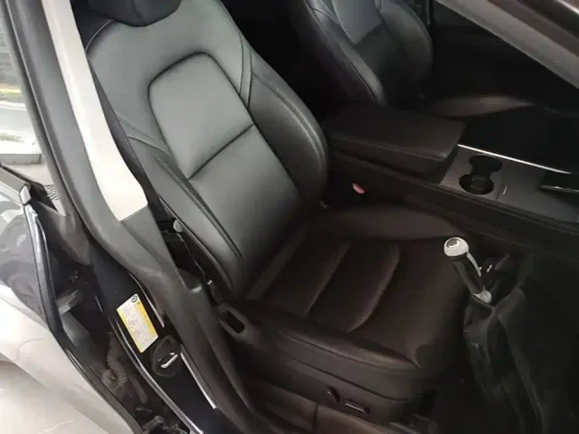 Tesla Model Y — Фото автомобиля 24