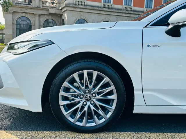 Toyota Avalon — Фото автомобиля 10