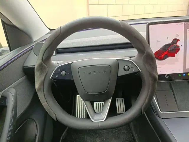 Tesla Model Y — Фото автомобиля 9