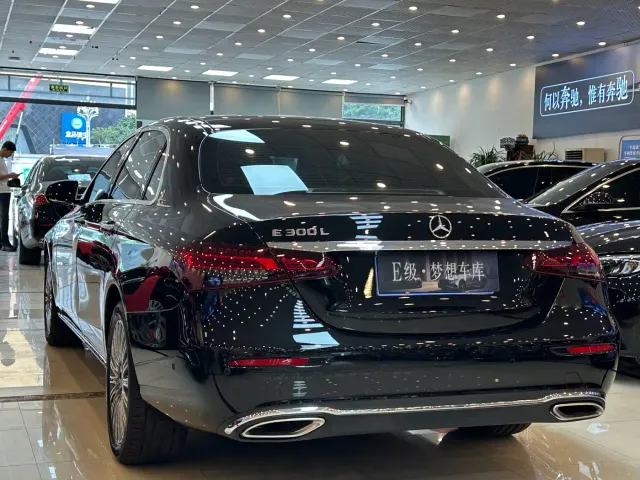 Mercedes-Benz E-Class — Фото автомобиля 15
