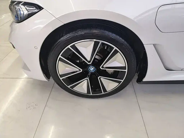BMW i3 — Фото автомобиля 22