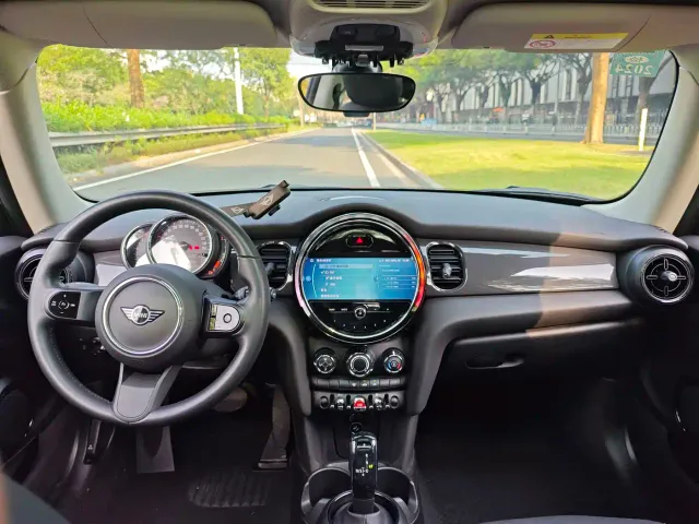 MINI Hatch — Фото автомобиля 17
