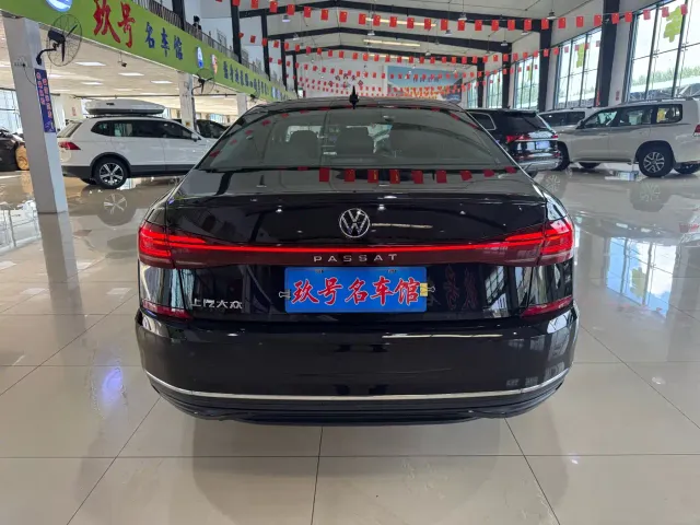 Volkswagen Passat — Фото автомобиля 8