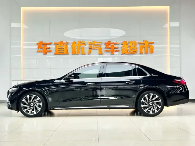 Mercedes-Benz E-Class — Фото автомобиля 4