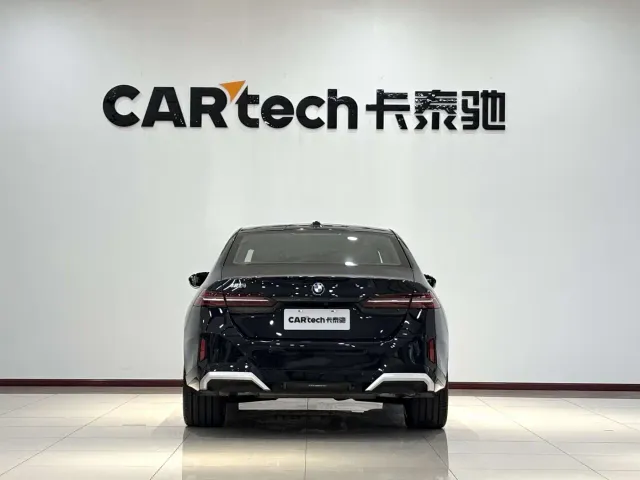 BMW 5 Series — Фото автомобиля 24