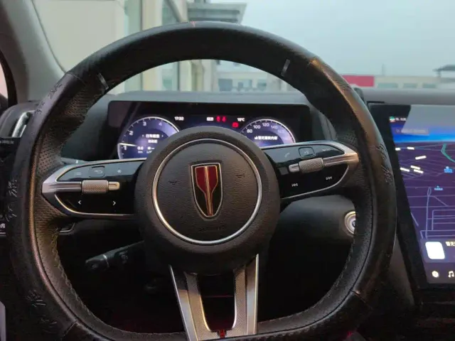 Hongqi HS3 — Фото автомобиля 15