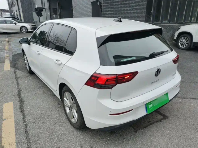 Volkswagen Golf — Фото автомобиля 22