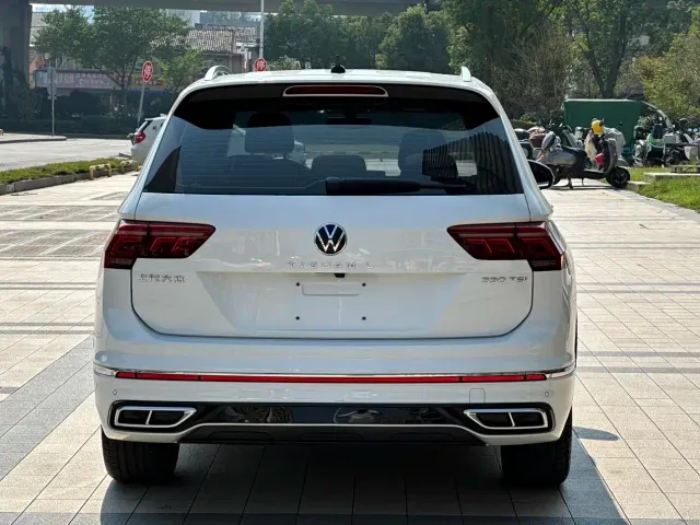 Volkswagen Tiguan L — Фото автомобиля 5