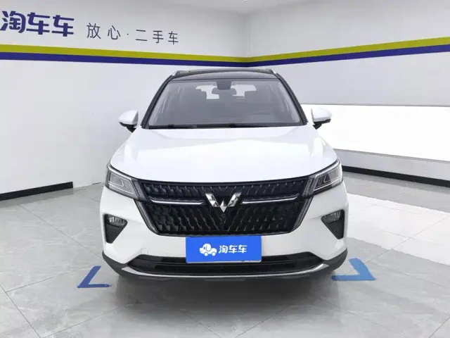 Wuling Asta — Фото автомобиля 2