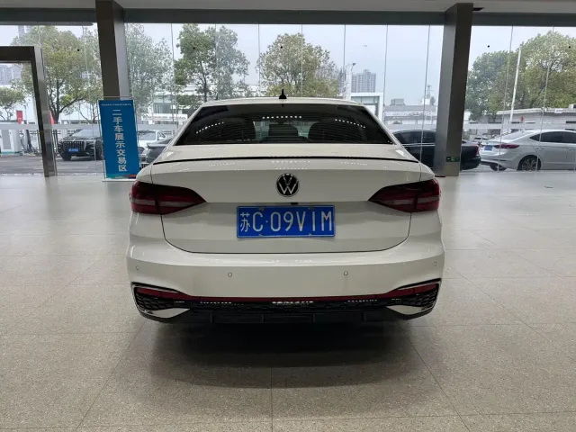 Volkswagen Lavida — Фото автомобиля 6