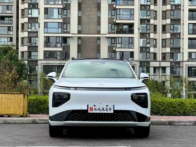 Xpeng G9 — Фото автомобиля 2
