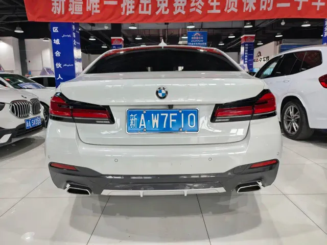 BMW 5 Series — Фото автомобиля 8