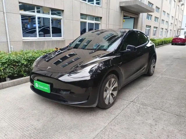 Фотография автомобиля — Tesla Model Y