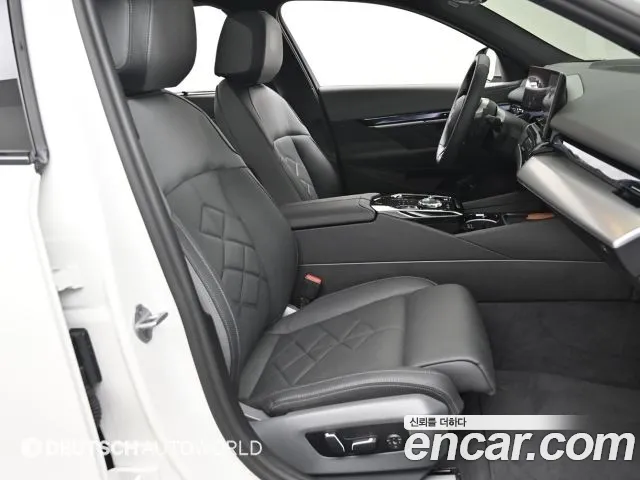 BMW 5-Series 5 серия (G60) 530i xDrive M Sport — Фото автомобиля 10
