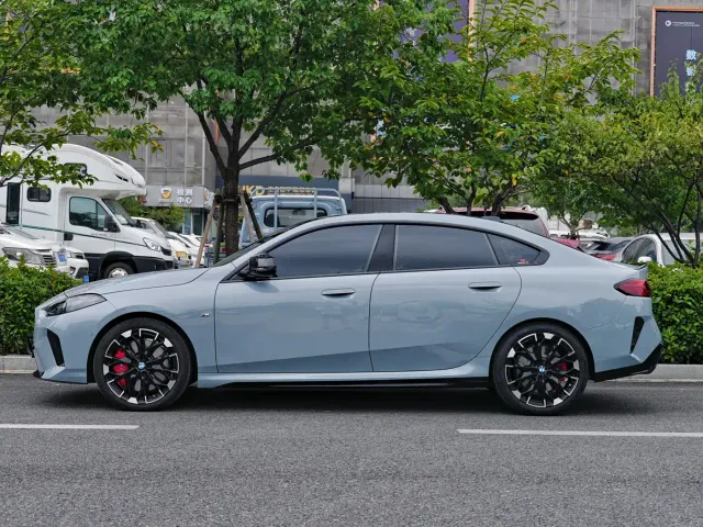 BMW M235L — Фото автомобиля 3