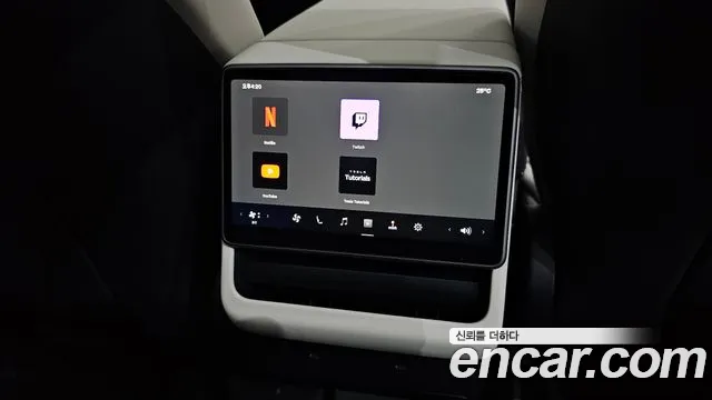 Tesla Model Y — Фото автомобиля 27