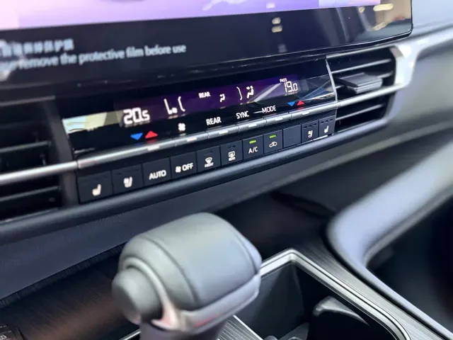 Toyota Sienna — Фото автомобиля 9