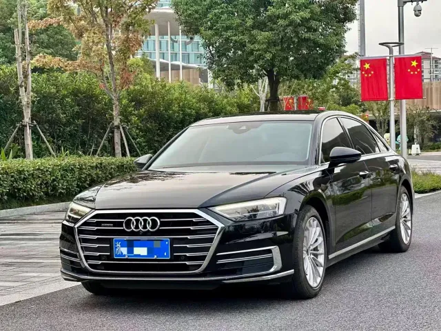 Фотография автомобиля — Audi A8