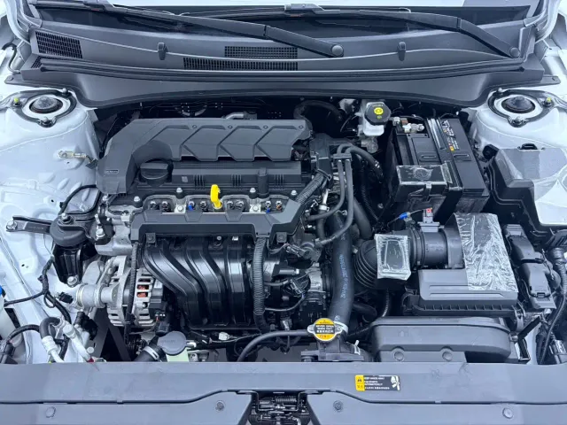 Hyundai Elantra — Фото автомобиля 15