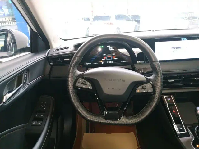 Roewe i5 — Фото автомобиля 10