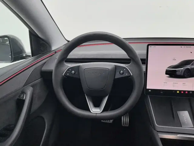 Tesla Model Y — Фото автомобиля 11