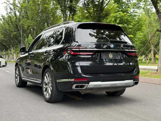 BMW X7 — Фото автомобиля 16