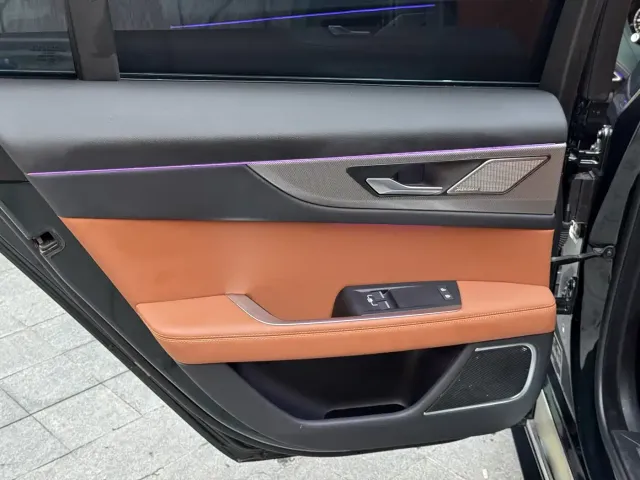 Jaguar XEL — Фото автомобиля 14