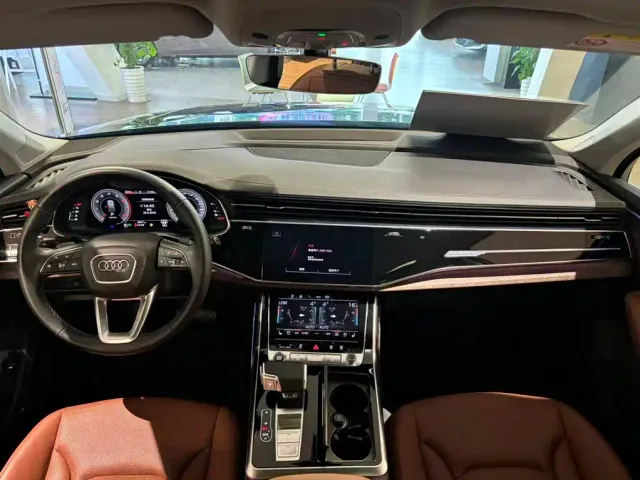 Audi Q7 — Фото автомобиля 8