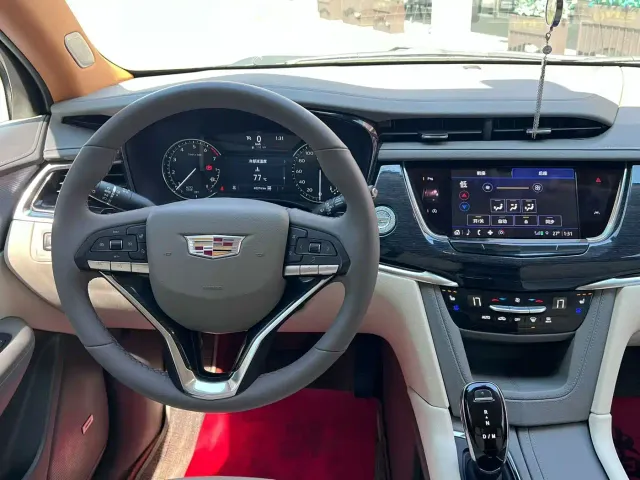Cadillac XT6 — Фото автомобиля 5