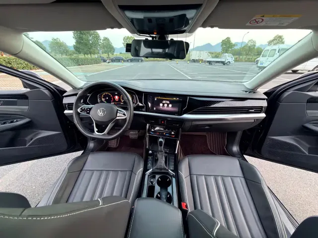 Volkswagen Passat — Фото автомобиля 13