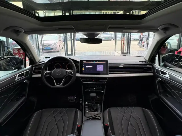 Volkswagen Tiguan L — Фото автомобиля 9