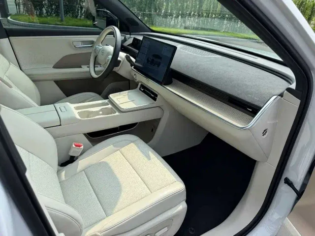 Toyota BoZhi 3X — Фото автомобиля 11
