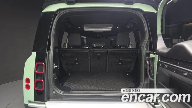 Land Rover Defender — Фото автомобиля 19