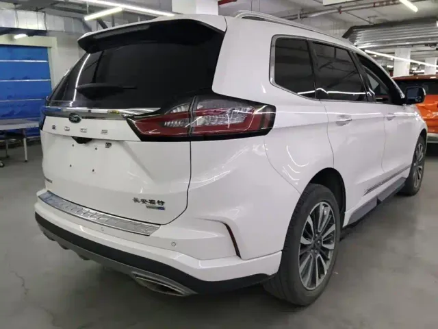 Ford Edge — Фото автомобиля 6